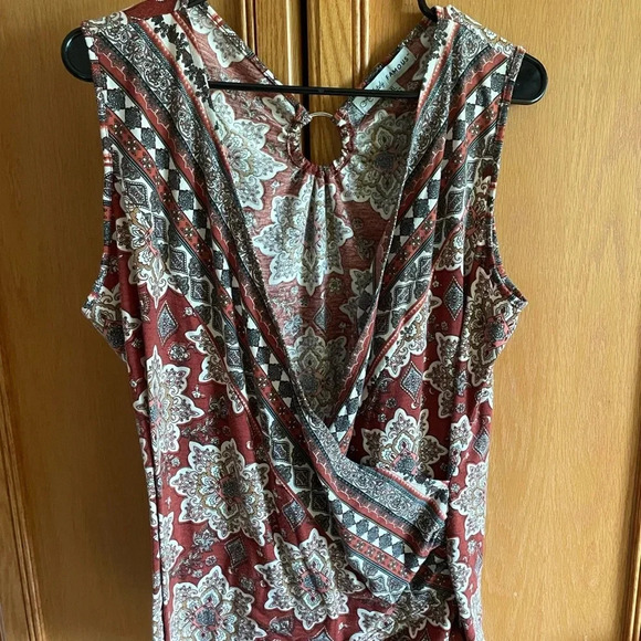 Absolutely Famous tank size XL - Picture 1 of 4